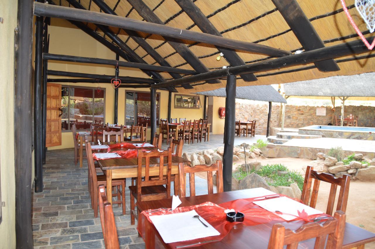 Oppi-Koppi Rest Camp Villa Kamanjab Ngoại thất bức ảnh