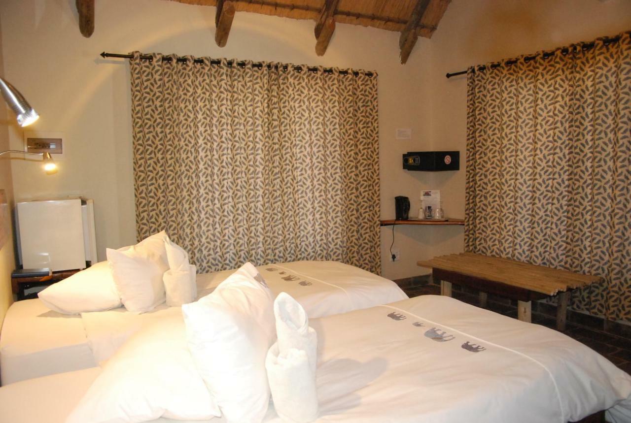 Oppi-Koppi Rest Camp Villa Kamanjab Ngoại thất bức ảnh