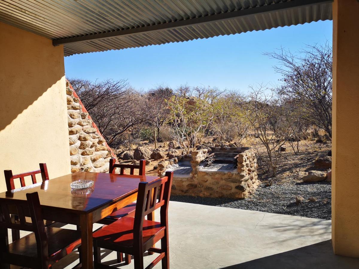 Oppi-Koppi Rest Camp Villa Kamanjab Ngoại thất bức ảnh