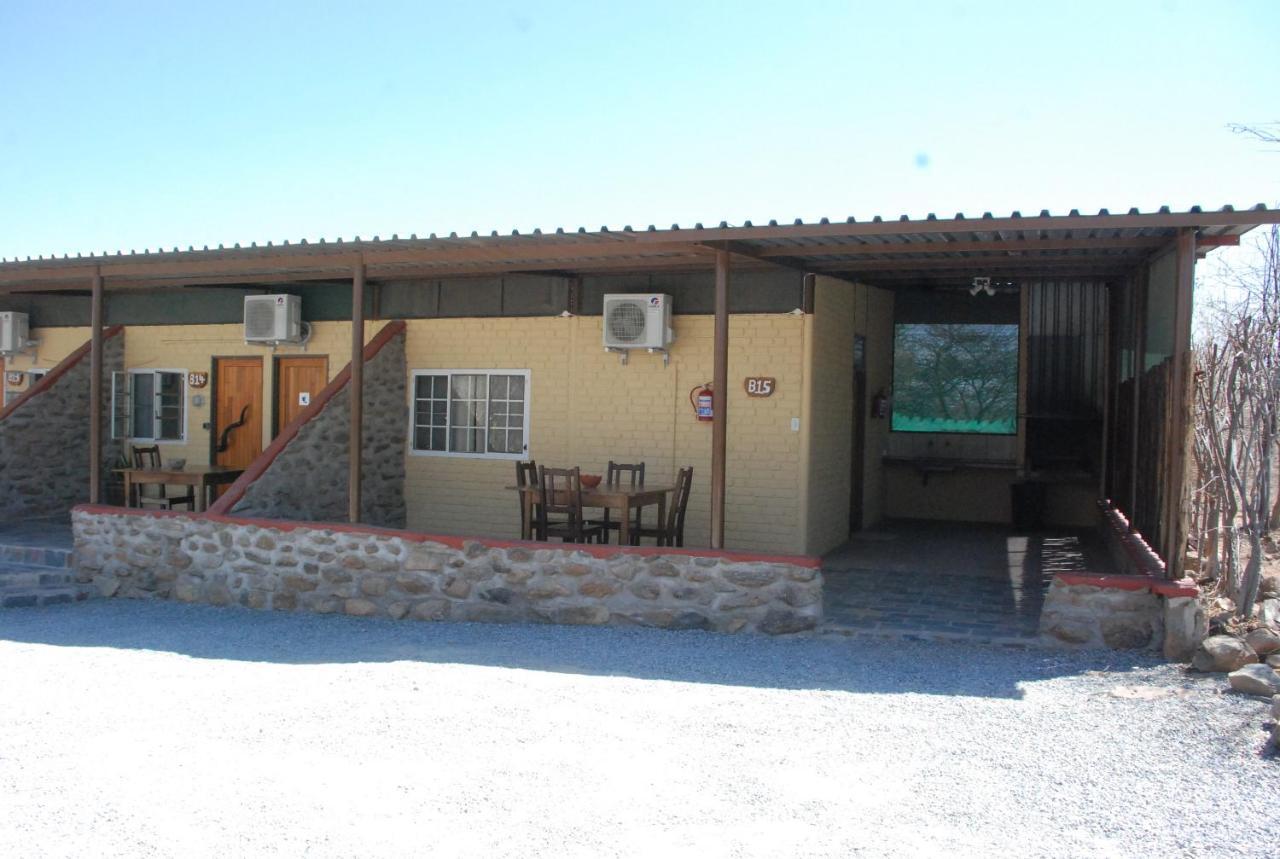Oppi-Koppi Rest Camp Villa Kamanjab Ngoại thất bức ảnh