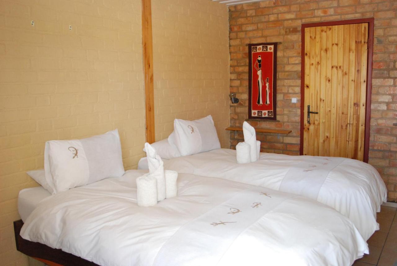 Oppi-Koppi Rest Camp Villa Kamanjab Ngoại thất bức ảnh