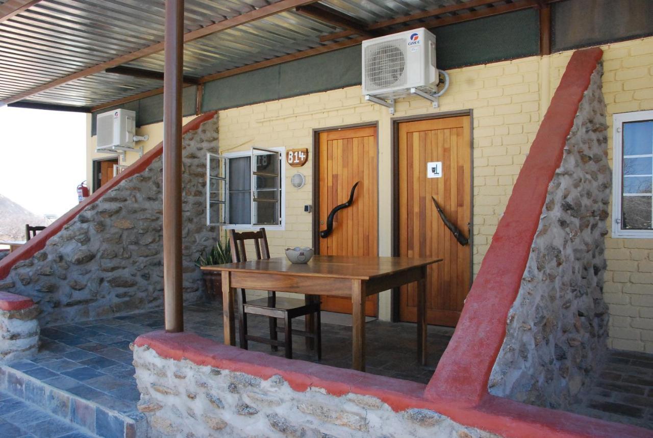 Oppi-Koppi Rest Camp Villa Kamanjab Ngoại thất bức ảnh