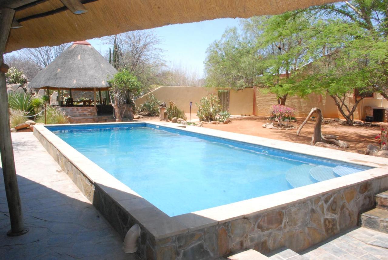 Oppi-Koppi Rest Camp Villa Kamanjab Ngoại thất bức ảnh