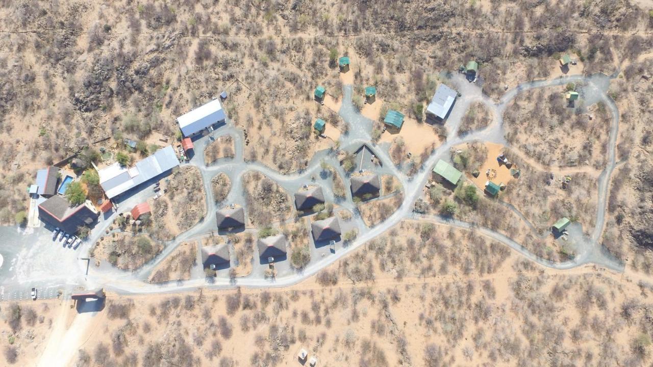 Oppi-Koppi Rest Camp Villa Kamanjab Ngoại thất bức ảnh